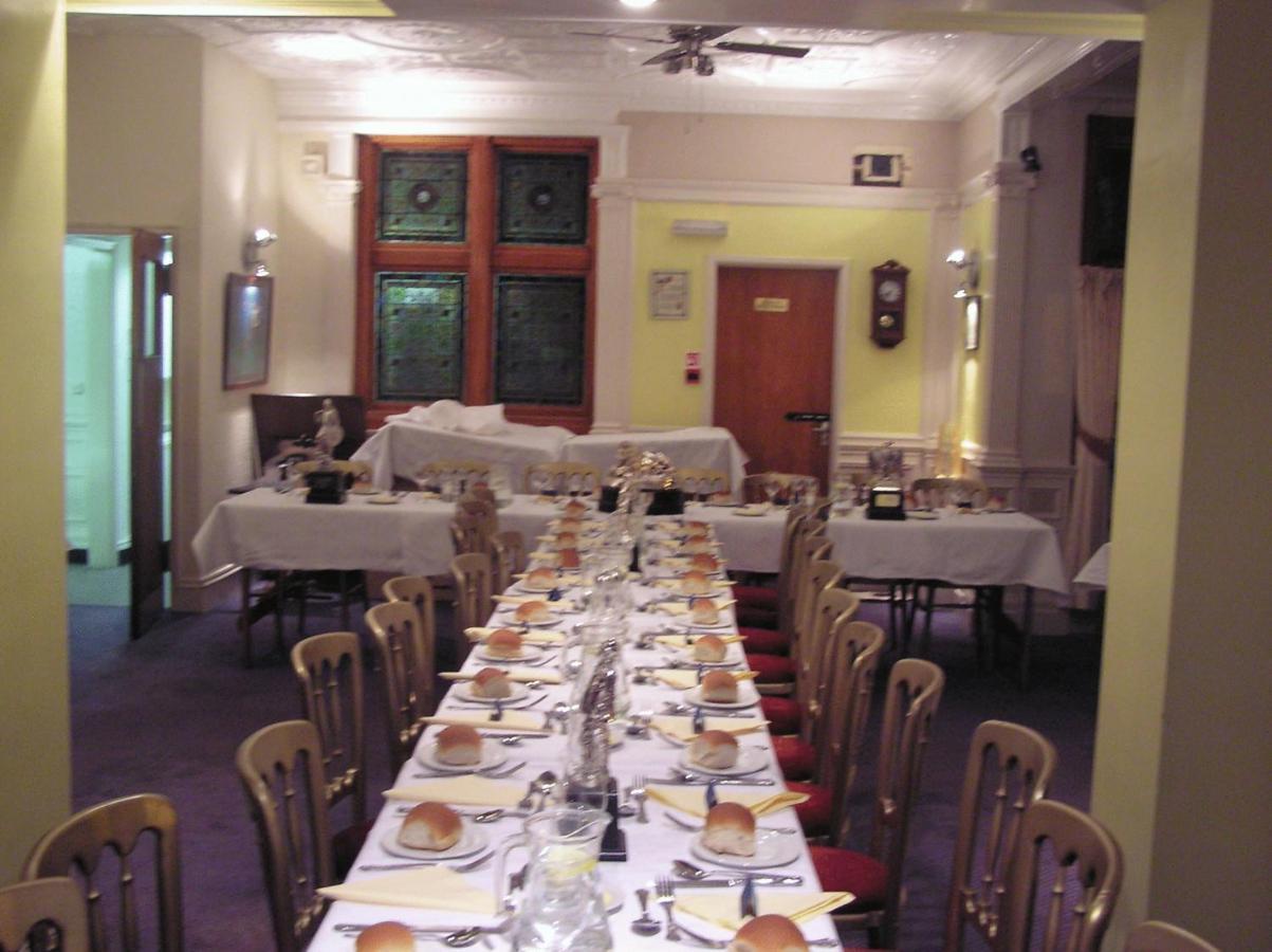 Cadogan Hotel Newmarket  Bagian luar foto