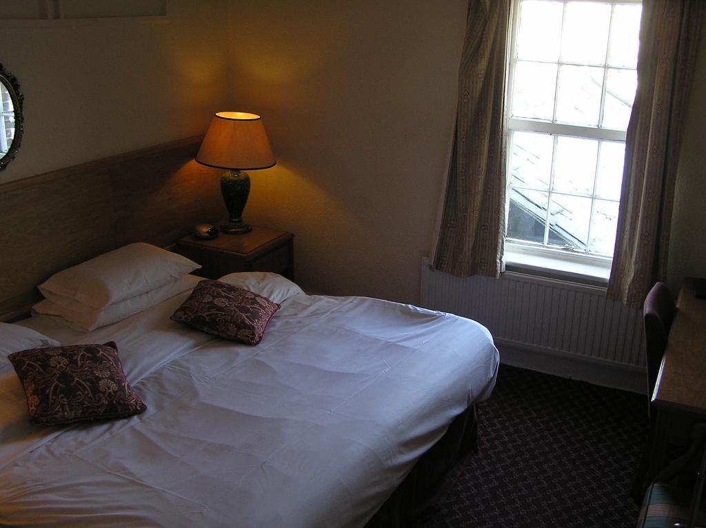 Cadogan Hotel Newmarket  Bagian luar foto