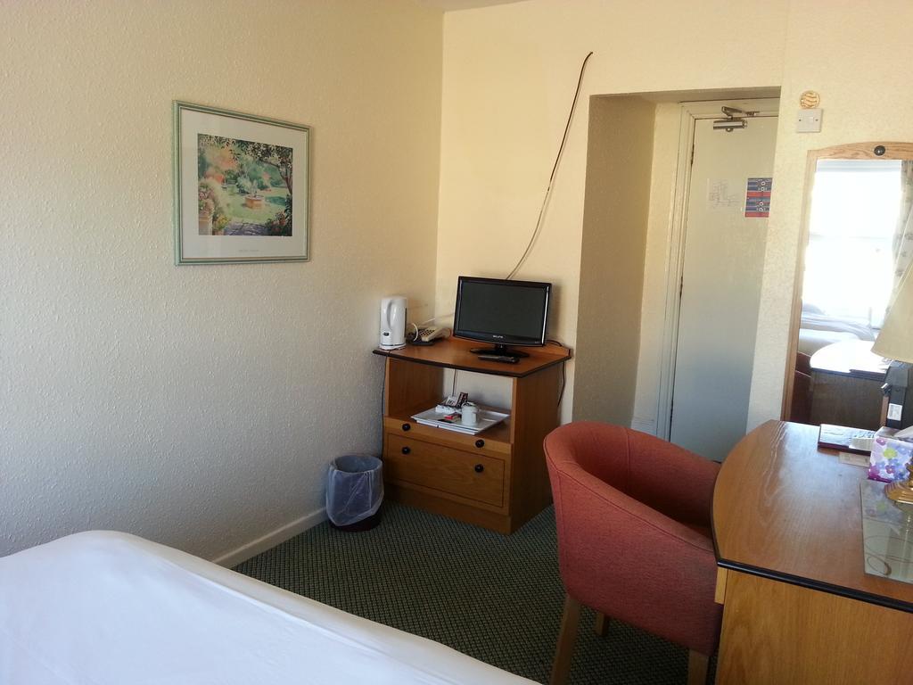 Cadogan Hotel Newmarket  Bagian luar foto