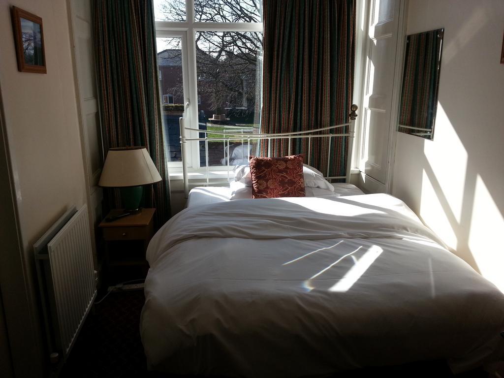 Cadogan Hotel Newmarket  Bagian luar foto