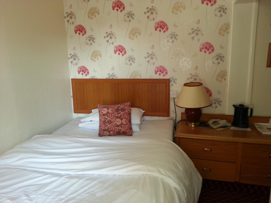 Cadogan Hotel Newmarket  Bagian luar foto