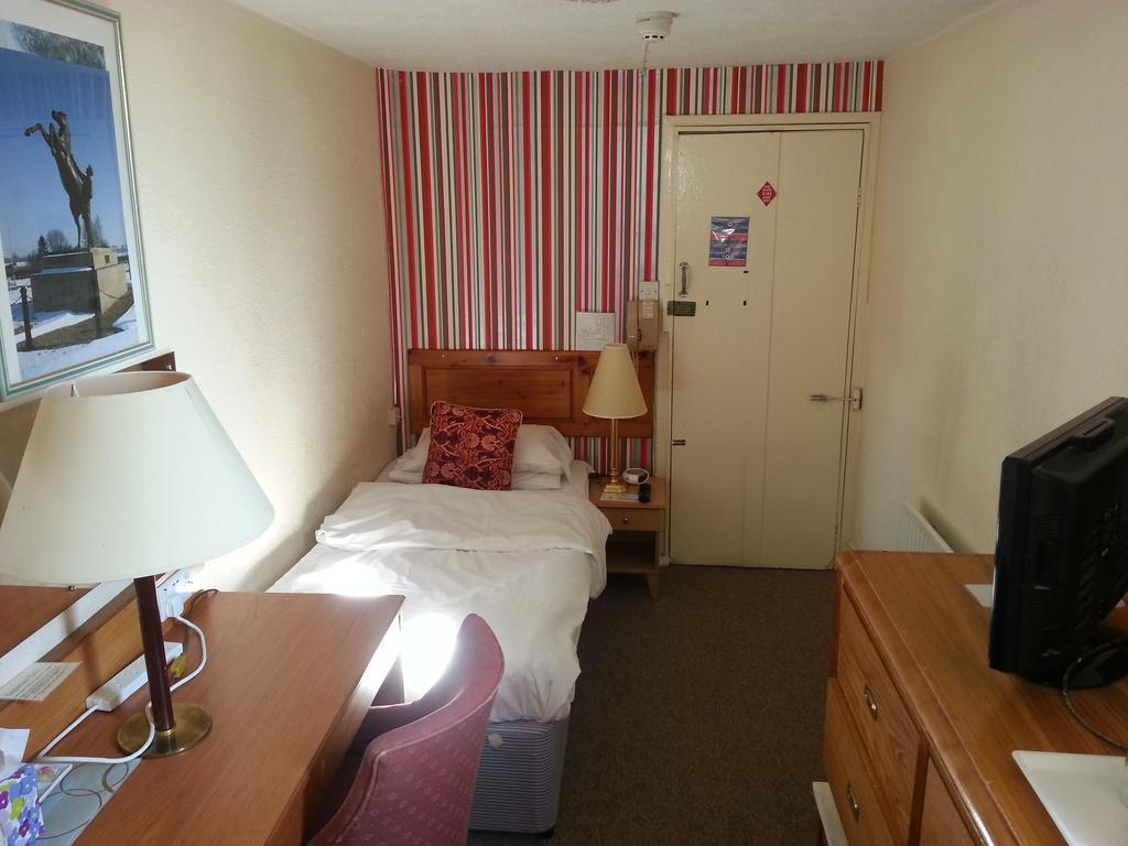Cadogan Hotel Newmarket  Bagian luar foto