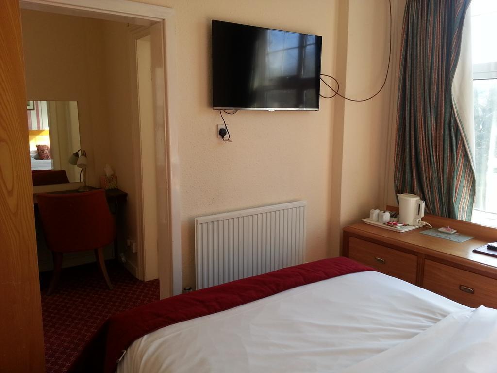 Cadogan Hotel Newmarket  Bagian luar foto