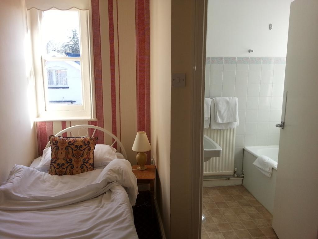 Cadogan Hotel Newmarket  Bagian luar foto