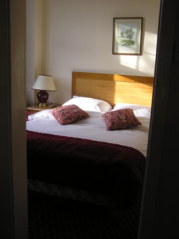 Cadogan Hotel Newmarket  Bagian luar foto