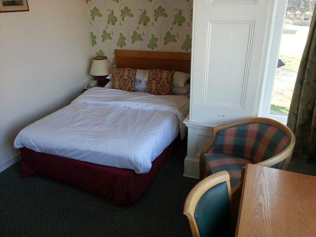 Cadogan Hotel Newmarket  Bagian luar foto
