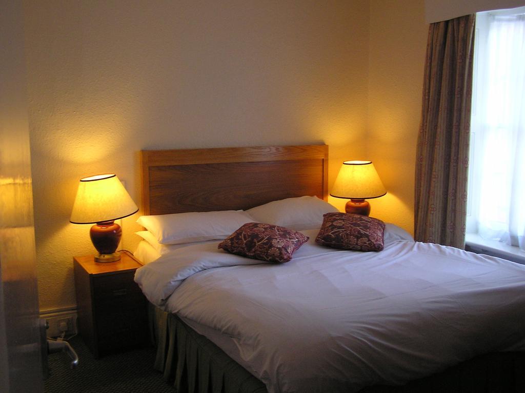 Cadogan Hotel Newmarket  Bagian luar foto